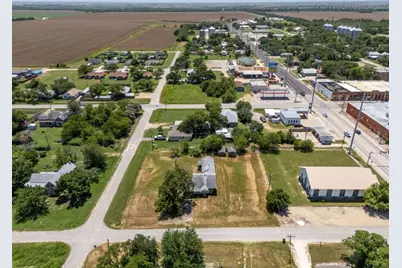 325 E Bell Street, Bartlett, TX 76511 - Photo 9