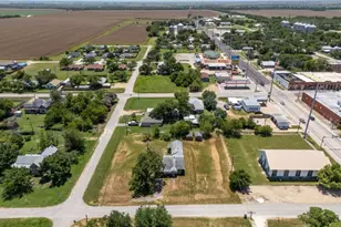 325 E Bell St, Bartlett, TX 76511 - Photo 9