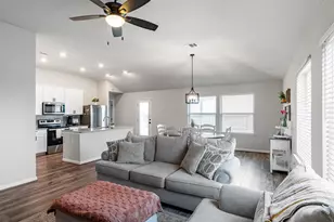 716 Sassafras St, Hutto, TX 78634 - Photo 5