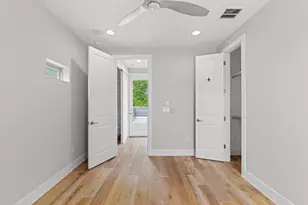 3010 E 18th 1/2 St, Austin, TX 78702 - Photo 15
