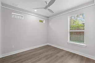3010 E 18th 1/2 St, Austin, TX 78702 - Photo 9