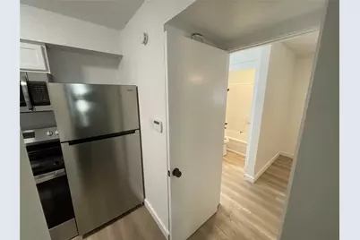 2410 Longview Street #206, Austin, TX 78705 - Photo 5