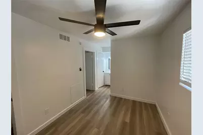 2410 Longview Street #206, Austin, TX 78705 - Photo 7