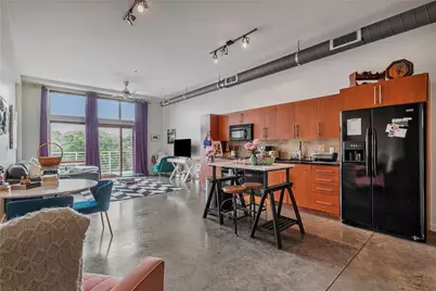 2124 E 6th Street #305, Austin, TX 78702 - Photo 9