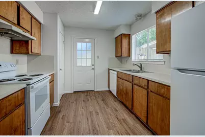 11428 Ptarmigan #B, Austin, TX 78758 - Photo 7