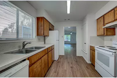 11428 Ptarmigan #B, Austin, TX 78758 - Photo 9