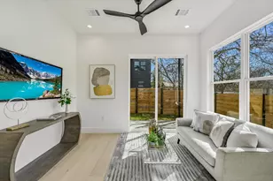 2006 S L Davis Ave, Austin, TX 78702 - Photo 7