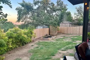7107 Seneca Cir, Austin, TX 78736 - Photo 9
