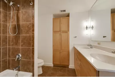 711 W 26th Street #702, Austin, TX 78705 - Photo 7