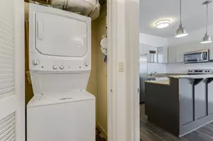 711 W 26th St, Austin, TX 78705 - Photo 5
