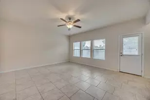 7212 Vail Ridge St, Austin, TX 78744 - Photo 9