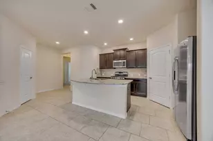 7212 Vail Ridge St, Austin, TX 78744 - Photo 5