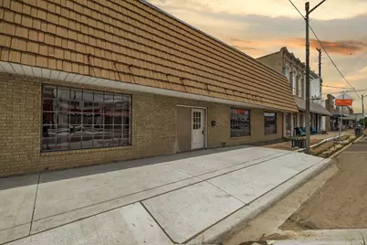 106 W Cameron Avenue, Rockdale, TX 76567 - Photo 5