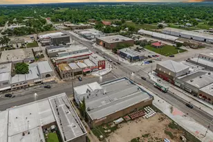 106 W Cameron Ave, Rockdale, TX 76567 - Photo 9