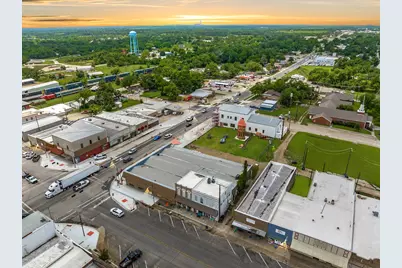 106 W Cameron Avenue, Rockdale, TX 76567 - Photo 11