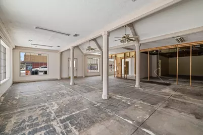 106 W Cameron Avenue, Rockdale, TX 76567 - Photo 17