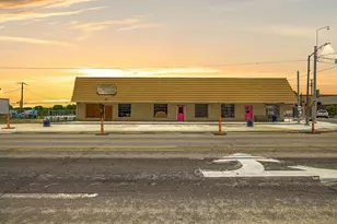 106 W Cameron Ave, Rockdale, TX 76567 - Photo 15