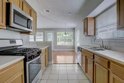 911 Isernia Drive, Austin, TX 78748 - Photo 5