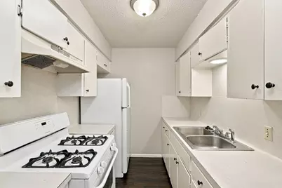 2319 Greenfield Parkway #208, Austin, TX 78741 - Photo 11