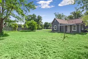 405 S Evie St, Bartlett, TX 76511 - Photo 27