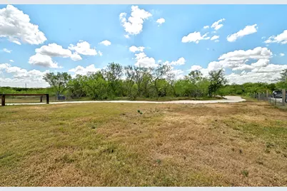 4001 Barth Road, Lockhart, TX 78644 - Photo 31