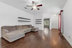 12601 Waynespur Ln, Elgin, TX 78621 - Photo 11