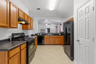 12601 Waynespur Ln, Elgin, TX 78621 - Photo 23