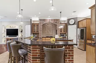 107 W Majestic Oak Ln, Georgetown, TX 78633 - Photo 11