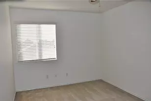 127 Anderson St, Hutto, TX 78634 - Photo 13