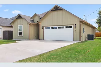 506 N Waco Street, Giddings, TX 78942 - Photo 19