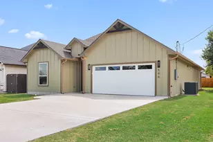 506 N Waco St, Giddings, TX 78942 - Photo 19