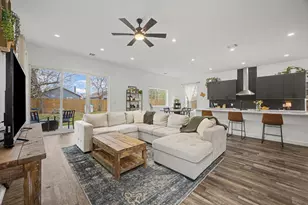 1006 4th St, Lockhart, TX 78644 - Photo 5