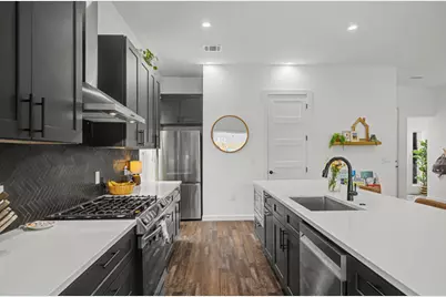 1006 4th Street, Lockhart, TX 78644 - Photo 9