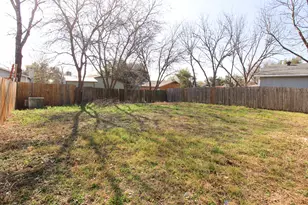 6907 Stonleigh Pl, Austin, TX 78744 - Photo 19