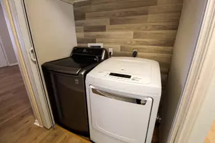 6907 Stonleigh Pl, Austin, TX 78744 - Photo 9