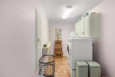1102 N Avenue F Avenue, Elgin, TX 78621 - Photo 11