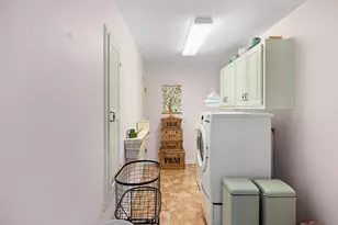 1102 N Ave F Ave, Elgin, TX 78621 - Photo 11