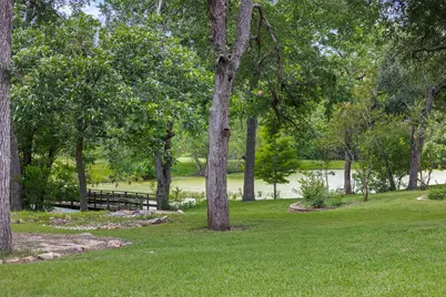 1102 N Avenue F Avenue, Elgin, TX 78621 - Photo 5