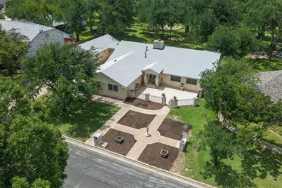 1102 N Avenue F Avenue, Elgin, TX 78621 - Photo 29