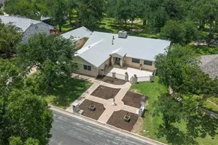 1102 N Ave F Ave, Elgin, TX 78621 - Photo 29
