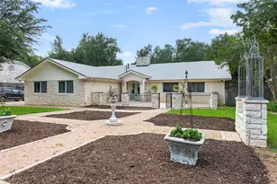 1102 N Ave F Ave, Elgin, TX 78621 - Photo 3