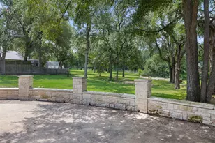 1102 N Ave F Ave, Elgin, TX 78621 - Photo 39