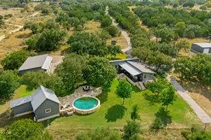 746 Trail Rock Dr, Johnson City, TX 78636 - Photo 23