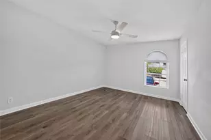 910 Duncan Ln, Austin, TX 78705 - Photo 17