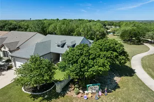 405 Fieldstone Dr, Georgetown, TX 78633 - Photo 3