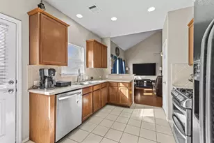 5709 Zachary Scott St, Austin, TX 78747 - Photo 9