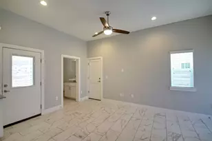 7600 Carver Ave, Austin, TX 78752 - Photo 9