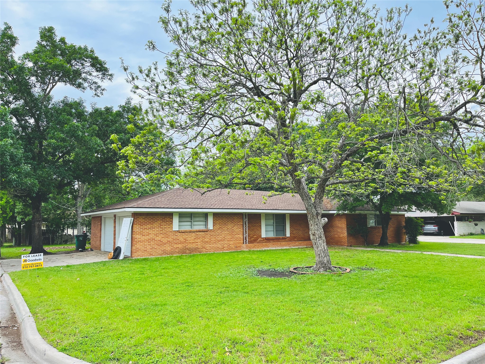 811 Vogel Dr, Lockhart, TX 78644 - MLS 8798594 - Coldwell Banker