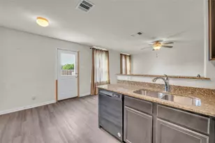 5017 Cressler Ln, Jarrell, TX 76537 - Photo 5