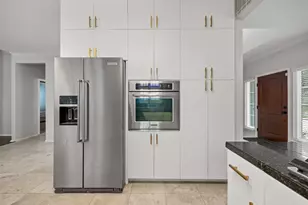 8610 Axis Dr, Austin, TX 78749 - Photo 9